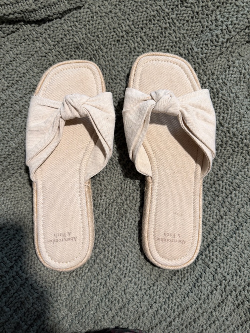 Abercrombie & Fitch Cream Knotted Slide Sandals
